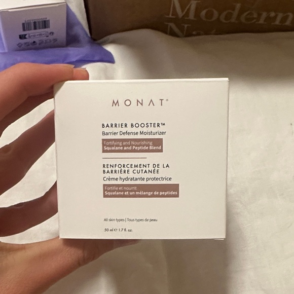 Monat Barrier Booster Moisturizer